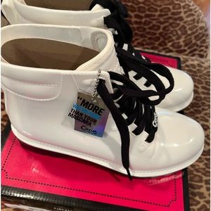 Circus by Sam Edelman Waterproof Lace up boots.